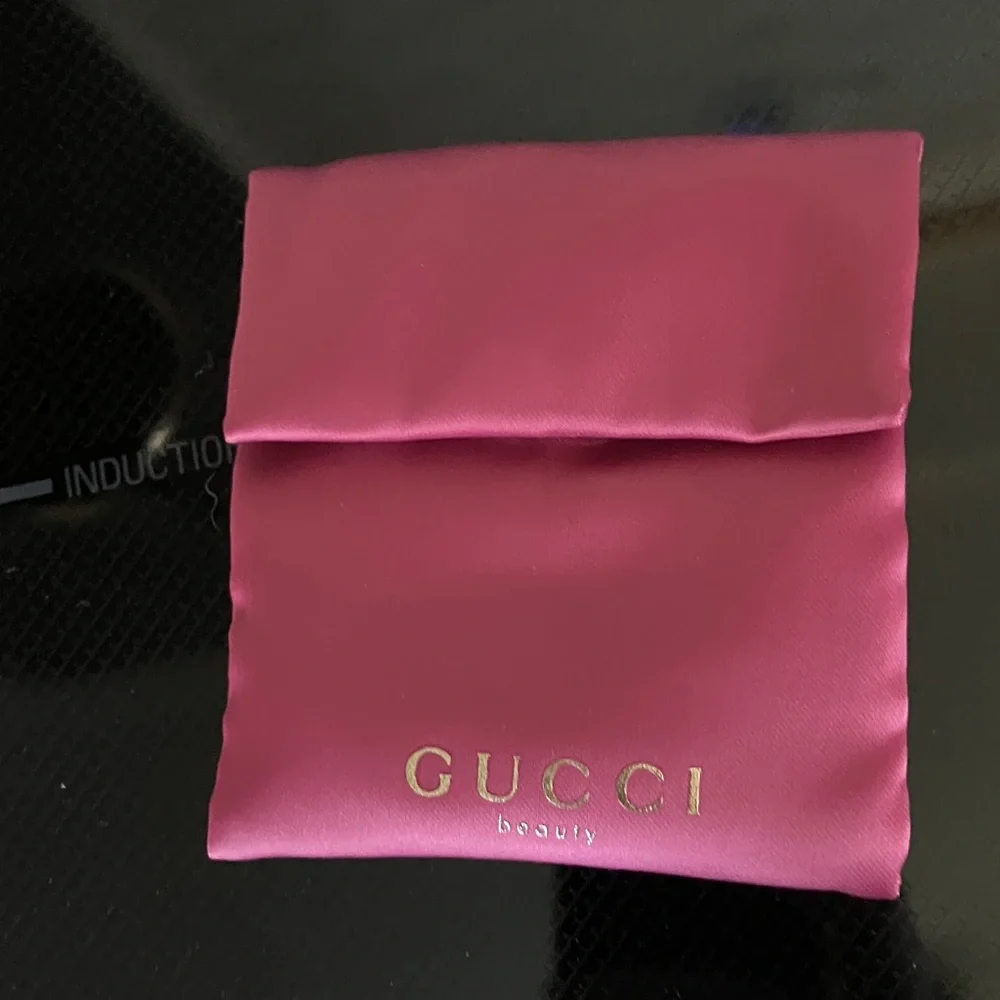Gucci Beauty Floral Gold Compact Mirror - Picture 4 of 7